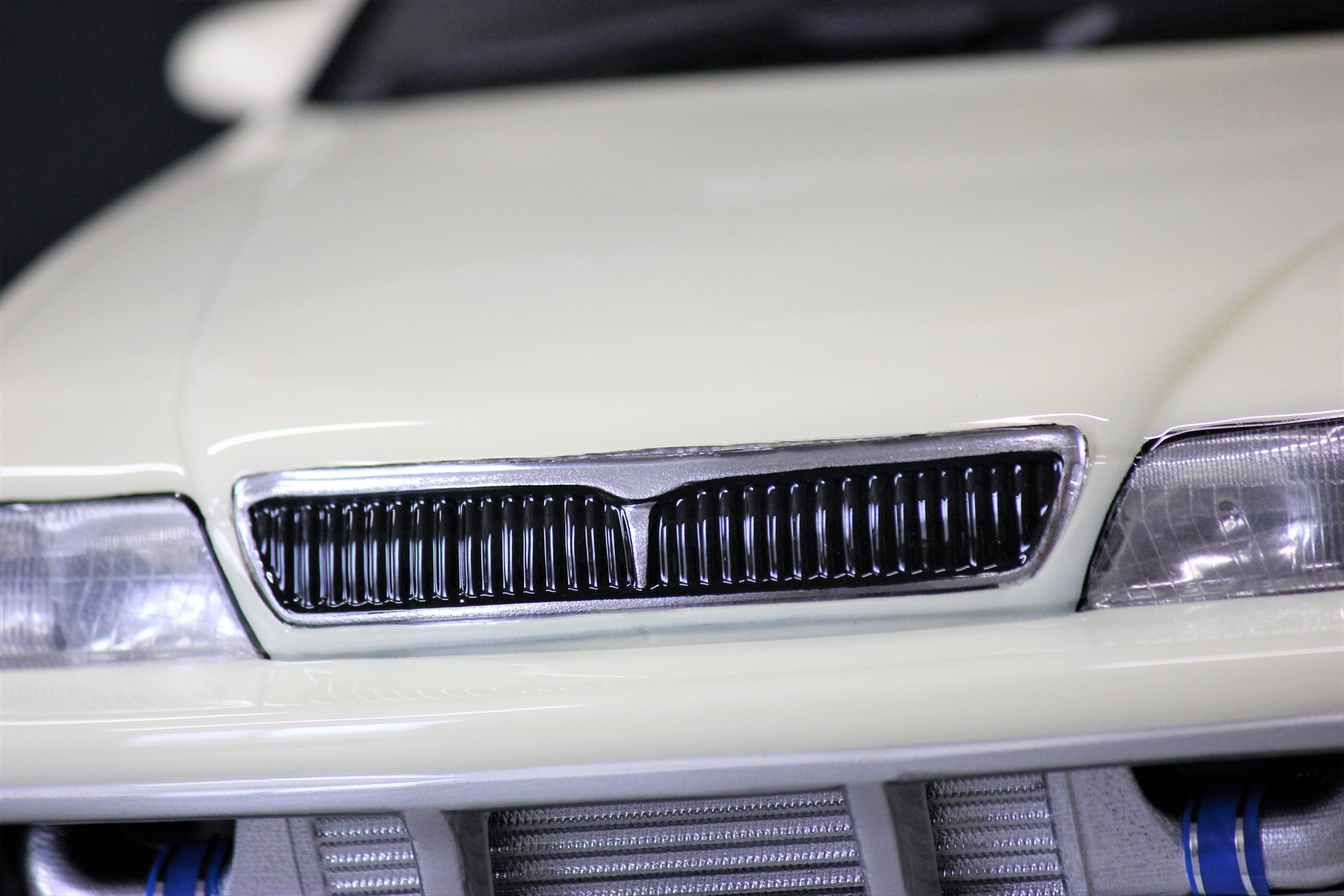 ローレルC34のグリルを後期型にする方法を解説 | PANDORA RC｜OFFICIAL