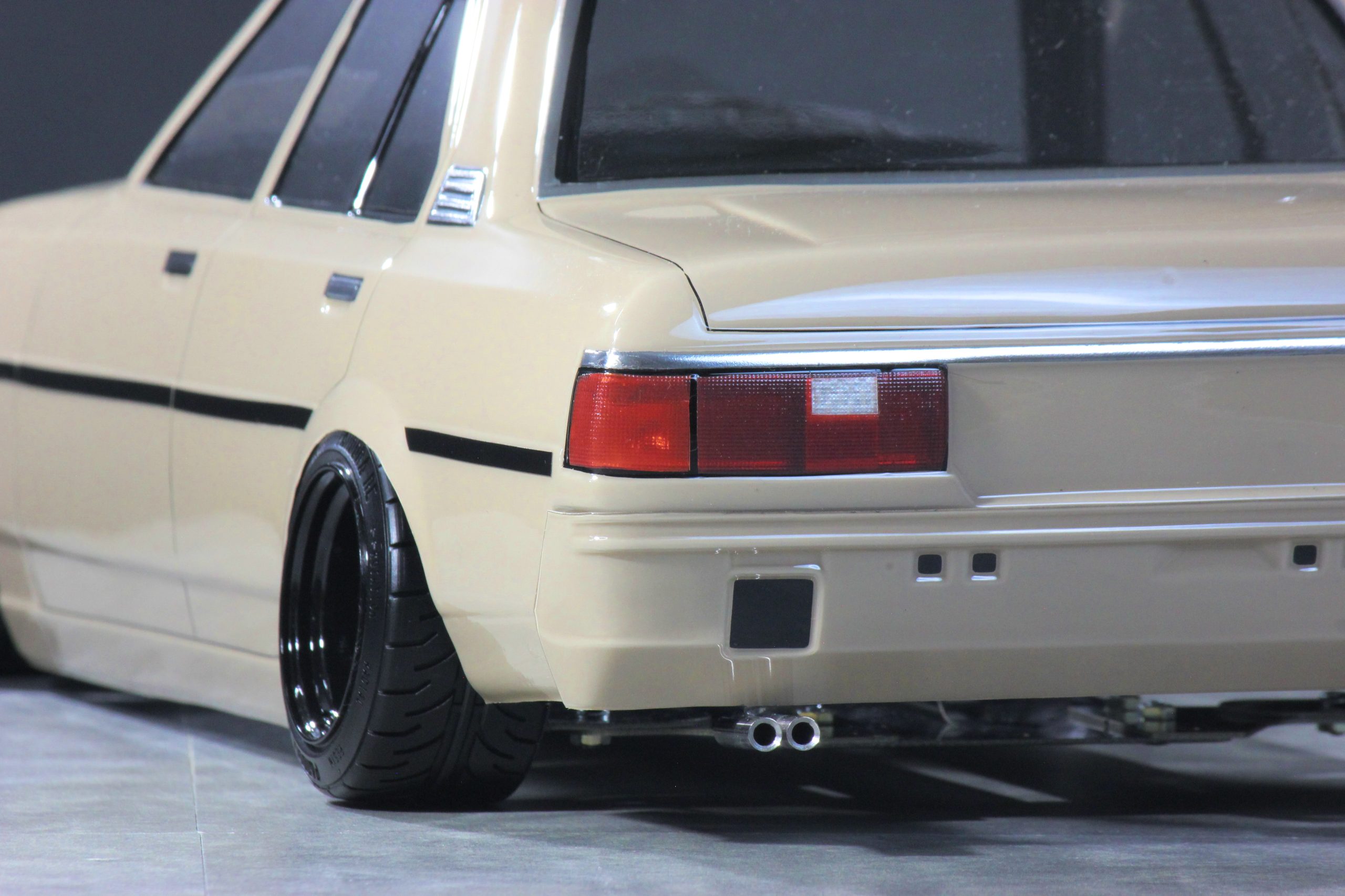 新商品】Toyota カローラ KE70 RCボディ｜丸目・角目を選べる大幅