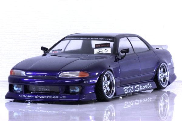 NISSAN SKYLINE R32 4 door（スカイライン）